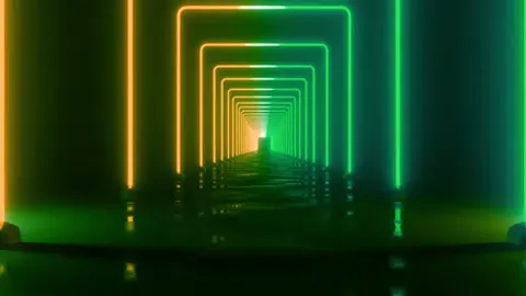 Holographic colour shifting as the light moves.